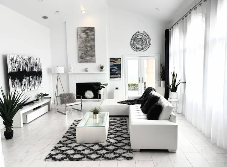 Outdoor entertaining and poolside setting at the Newbury Mansion for events and weddings