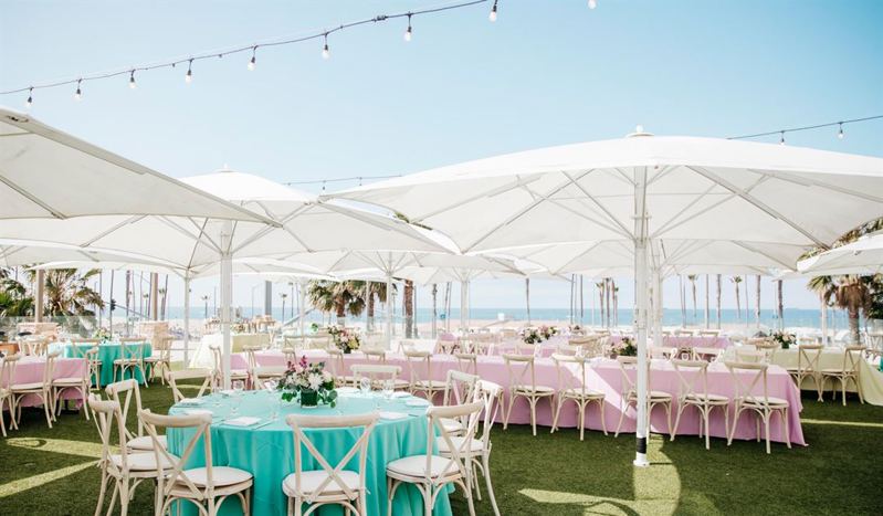 Oceanfront Resort with Grand Ballroom, Lawn and Coastal Terraces in Huntington Beach, CA