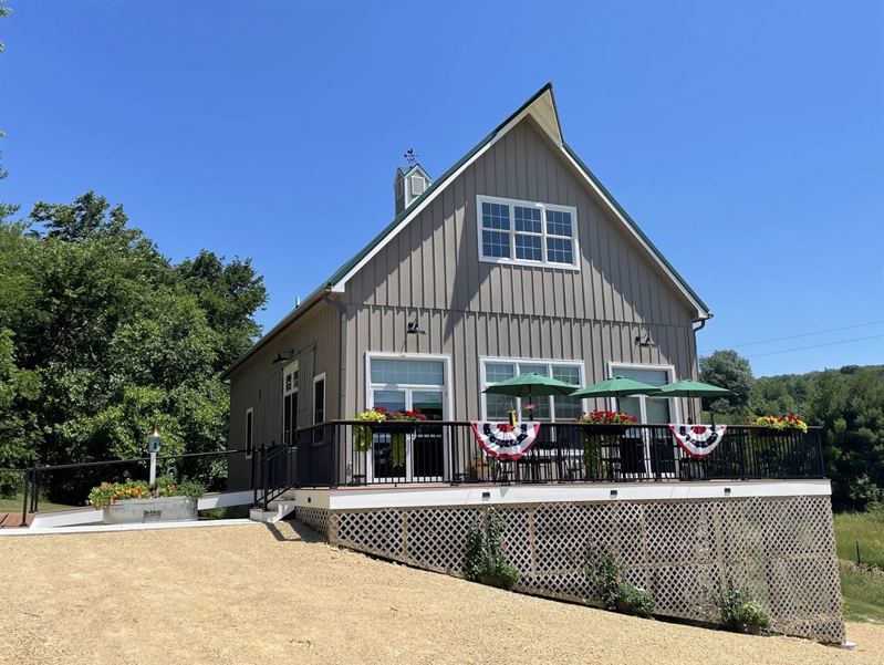 Hawk Valley Retreat and Cottages hotel and event venue in Galena, IL photo