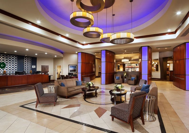 Hotel Venue With Ballroom, Pool, and Meeting Space