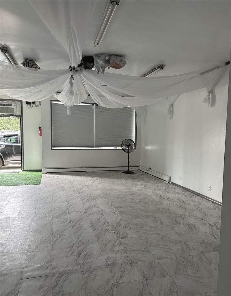 Elmont Event Space for Weddings, Meetings and Photography Sessions