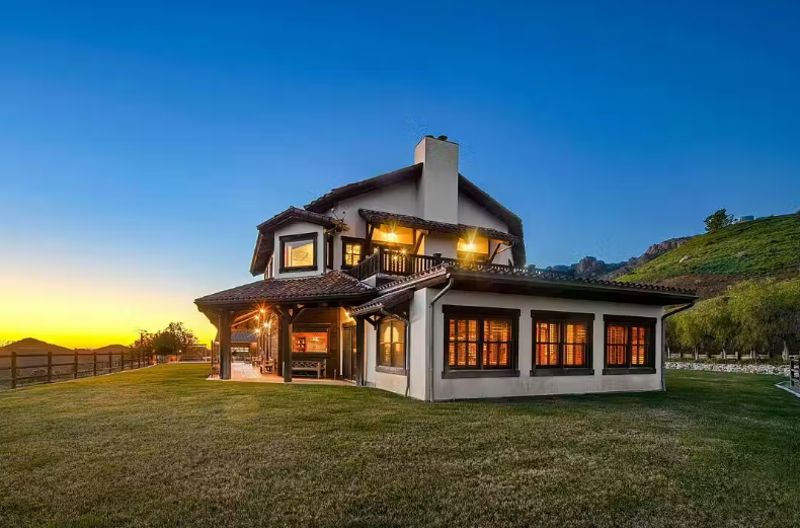 Off-grid Malibu Estate with Panoramic Views