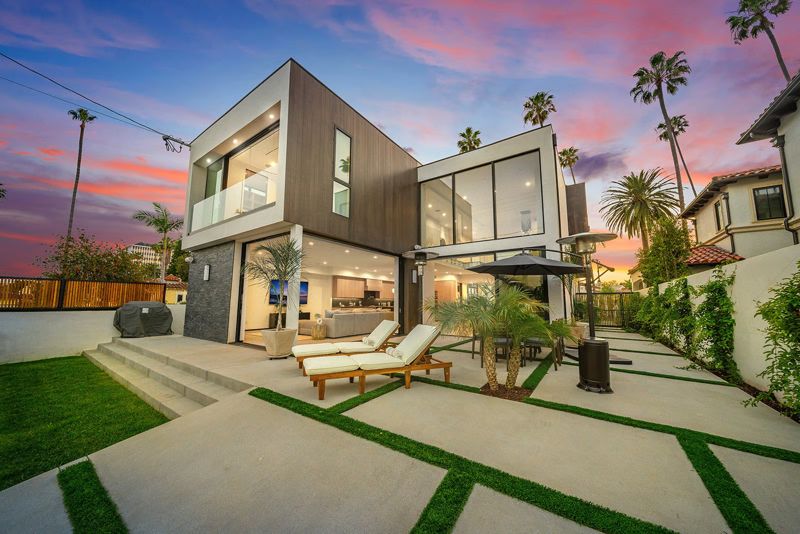 Beverly Hills Mansion with Heated Pool and Gated Driveway