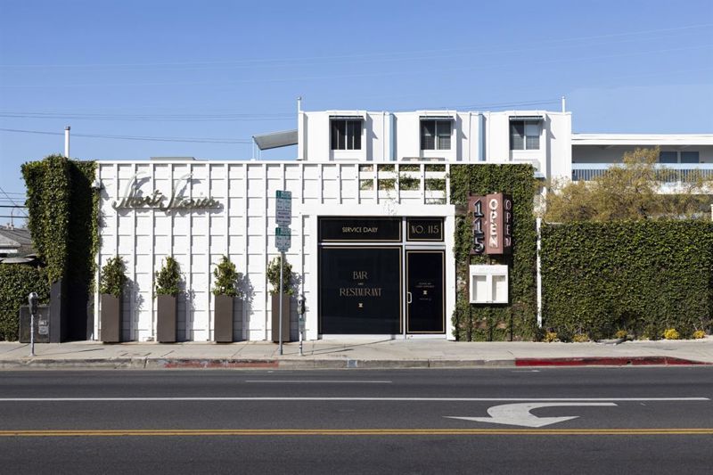 Fairfax Boutique Hotel with Courtyard and Private Event Spaces