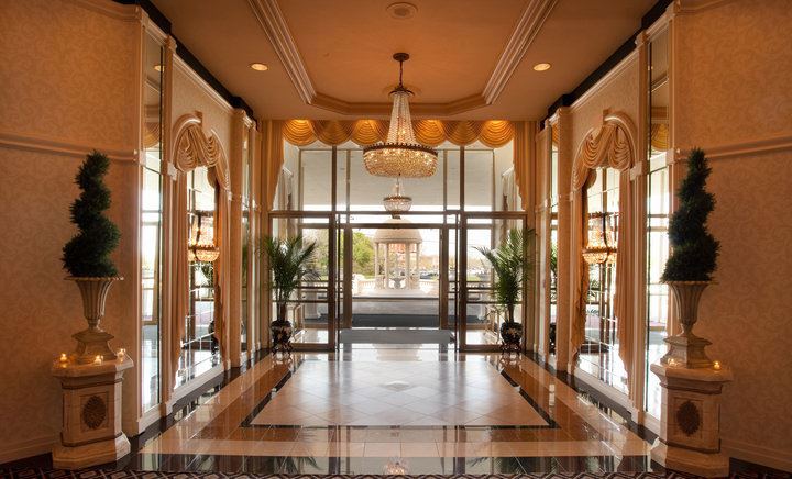 Large Downers Grove Ballroom for Weddings, Galas and Banquets