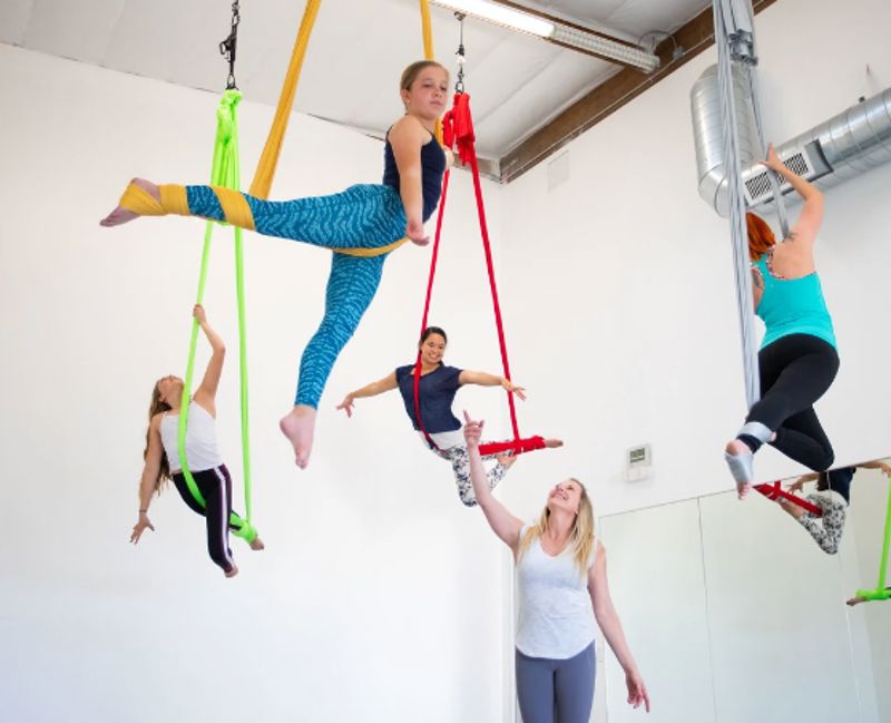 High-ceiling Aerial and Acrobatics Warehouse Studio with Rig Points and Padded Floor