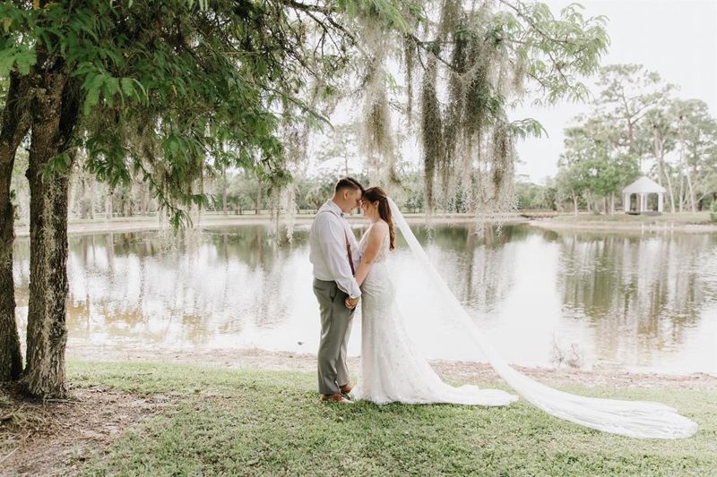 Five-acre Farm Venue with Rustic Barn, Pond and Bridal Suite