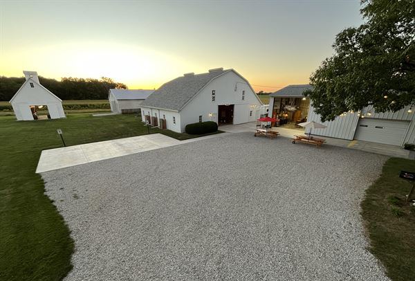 Top Of The Hill Farm Event Venue Gathering Place Private Dining and Event Space in Chillicothe