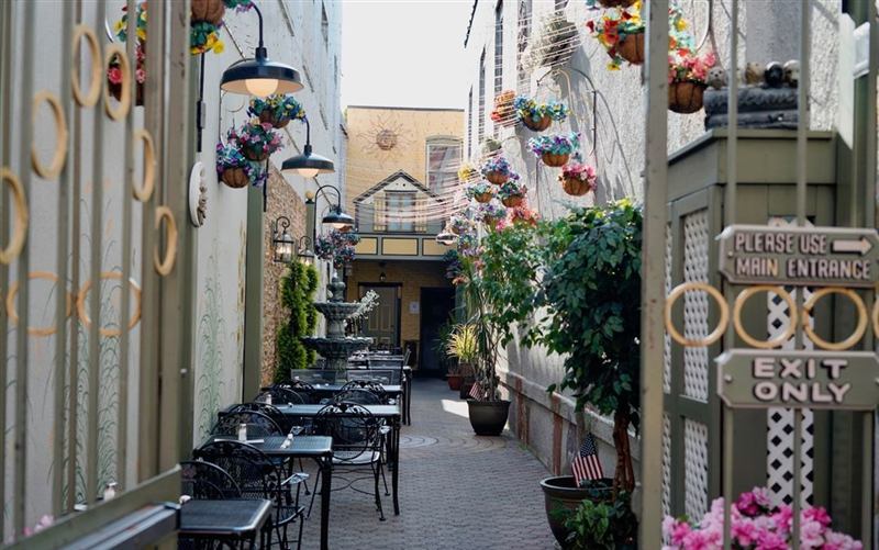 Huntington Irish Pub With Private Catering Room and Full Bar