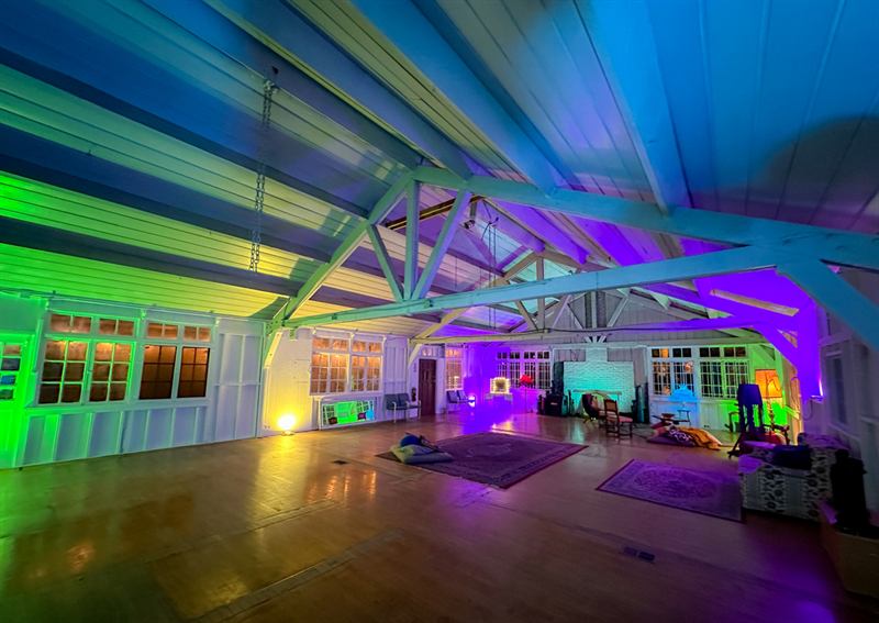 Historic Echo Park Clubhouse With Garden, Recording Studio and Lake Setting