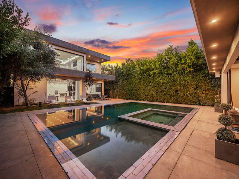 Modern Melrose Mansion with Indoor Outdoor Event Flow