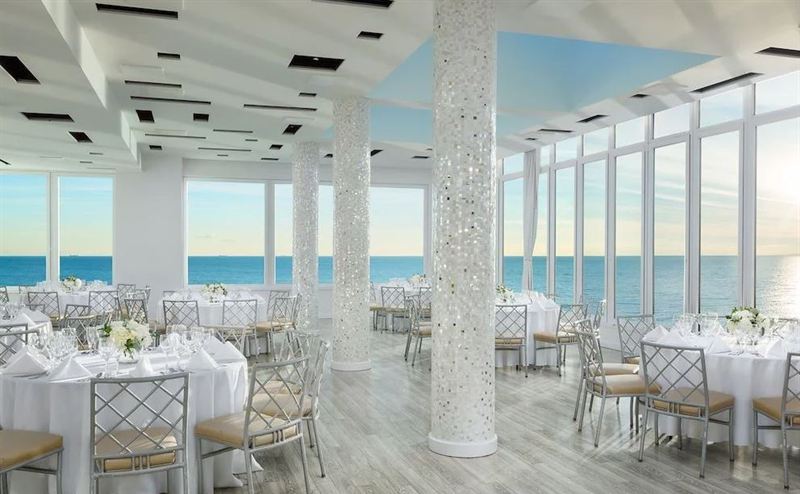 Oceanfront Long Beach Hotel With Rooftop and Ballroom Event Spaces