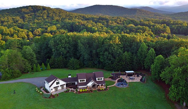 Elegant Private Property With Garden Views and Flexible Gathering Areas in Dahlonega, GA