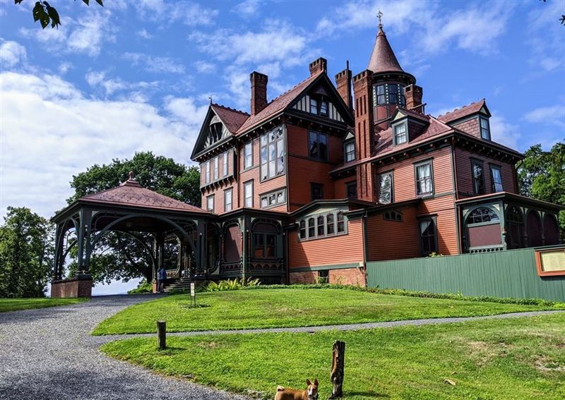 Hudson River Queen Anne Mansion on Forty Scenic Acres