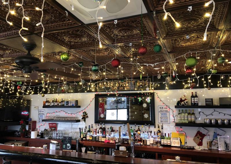 Casual Lakeview Bar with Chicago Street Food for Small Parties