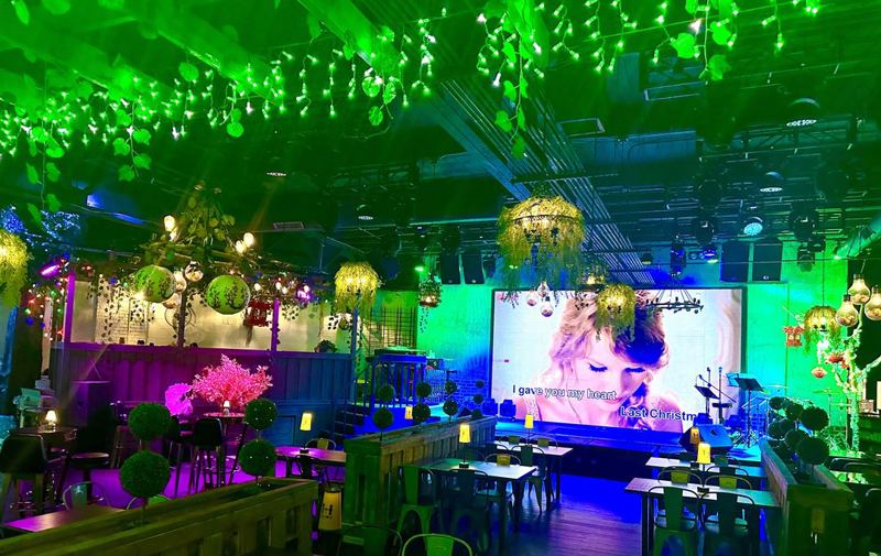 Chinatown Karaoke Restaurant with Stage for Parties and Company Events