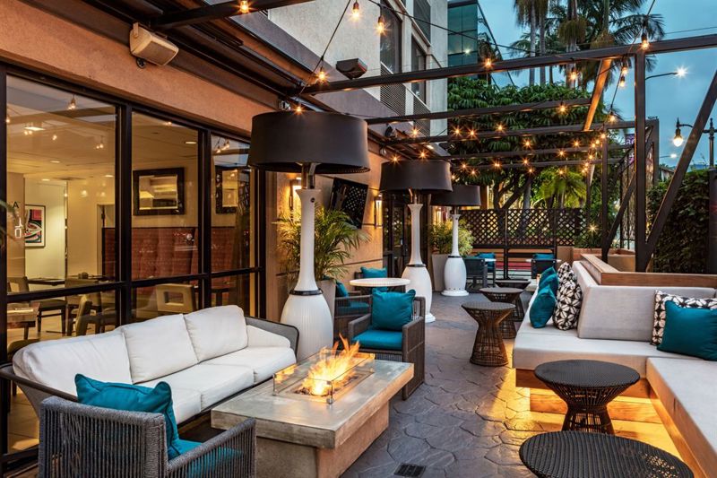Hollywood Hills Hotel Meeting Space Near the Walk of Fame