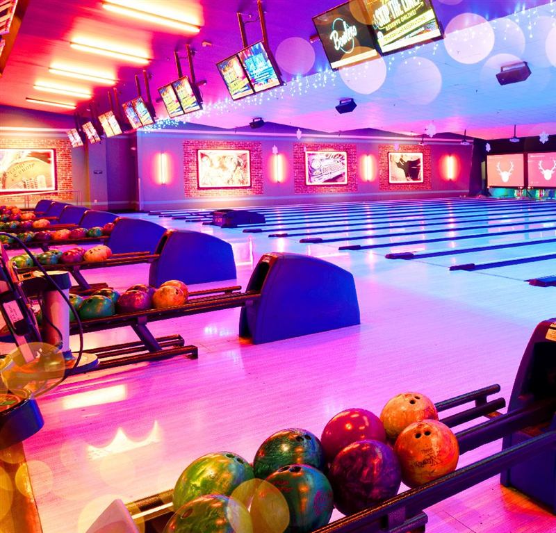 Commack Bowling and Arcade Venue for Parties, Team Building and Corporate Events