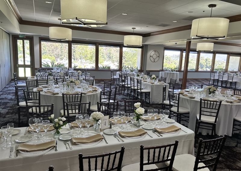 Golf Club Venue with Rolling-Hill Views and Flexible Ballroom Spaces