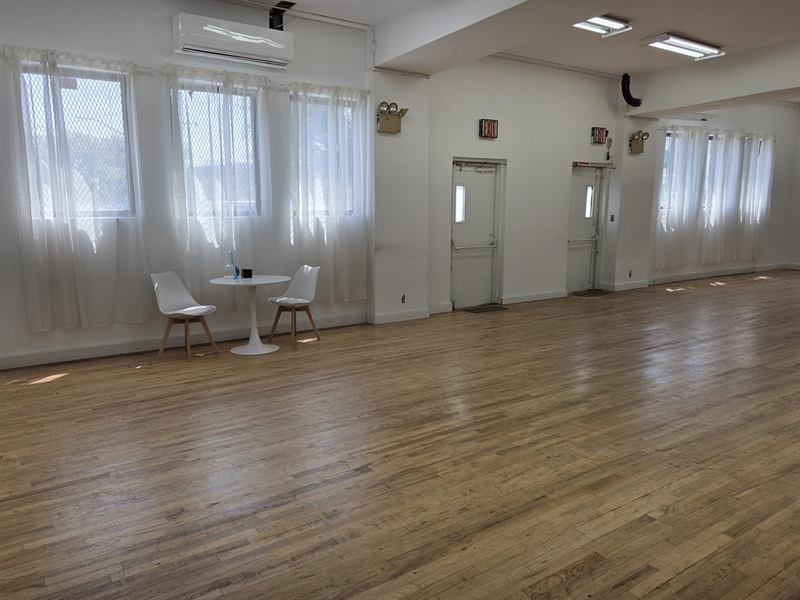Jamaica Queens Event Space With Flexible Rooms for Parties and Community Gatherings