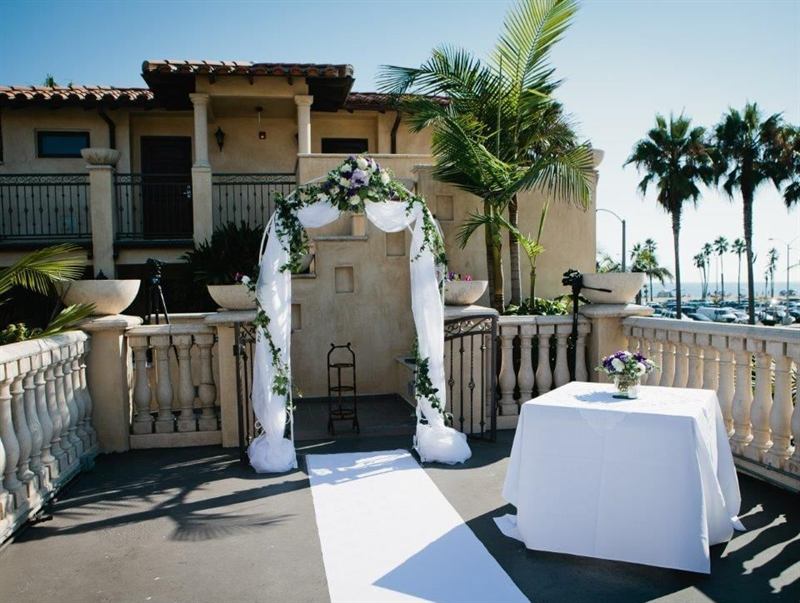 Historic Beachfront Inn with Ocean-View Terrace and Courtyard Spaces