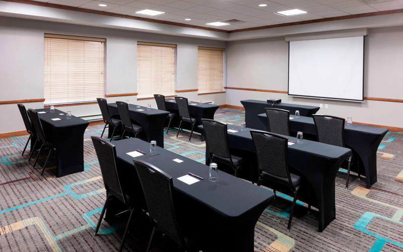 Lake Forest Hotel Event Venue With AV Support for Meetings and Company Events