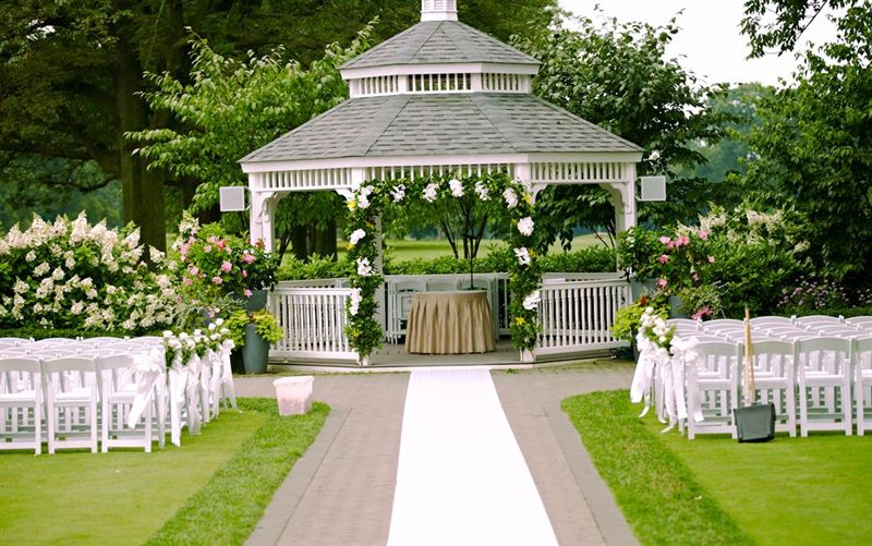 Brooklyn Golf Course Ballroom With Patio and Ceremony Site