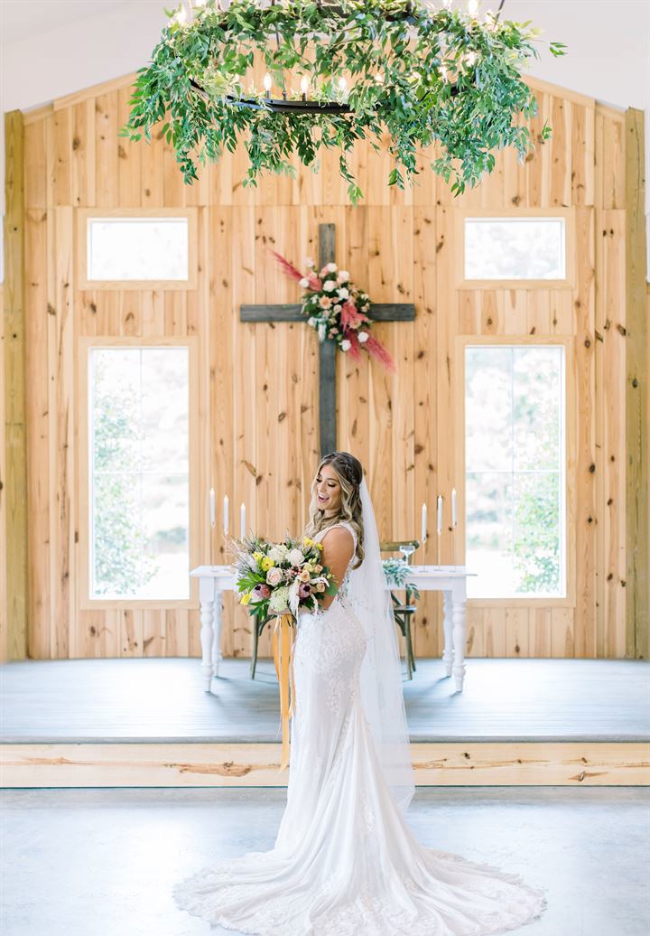 Windham Lake House Venue With Mountain Scenery and Private Grounds