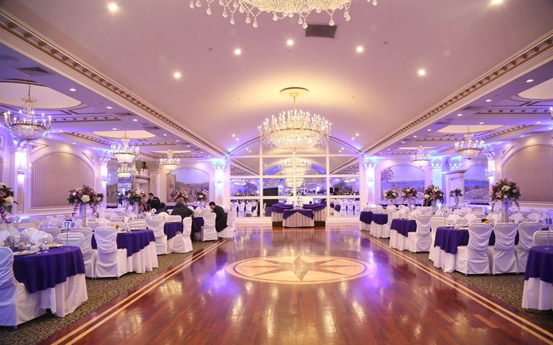 Elegant Westbury Ballroom Venue With Chandeliers and Full-Service Catering