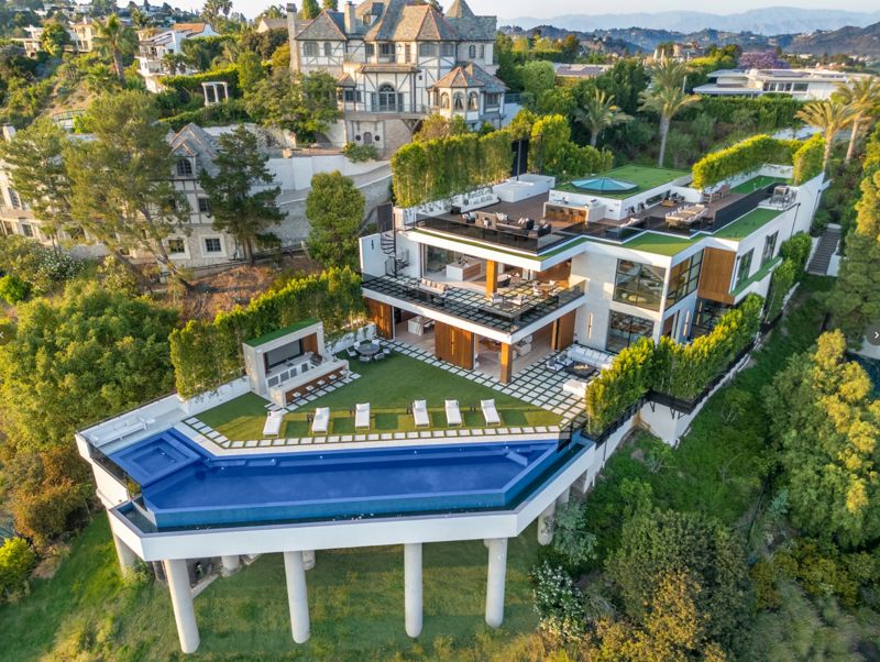 Private Gated Ocean-view Estate with Infinity Pool