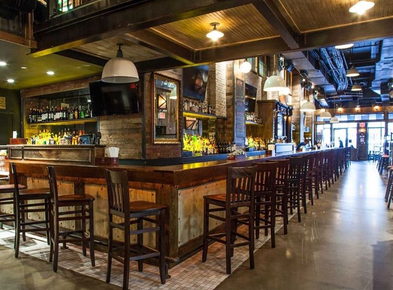 Two-Level Midtown Restaurant and Bar Near Madison Square Garden