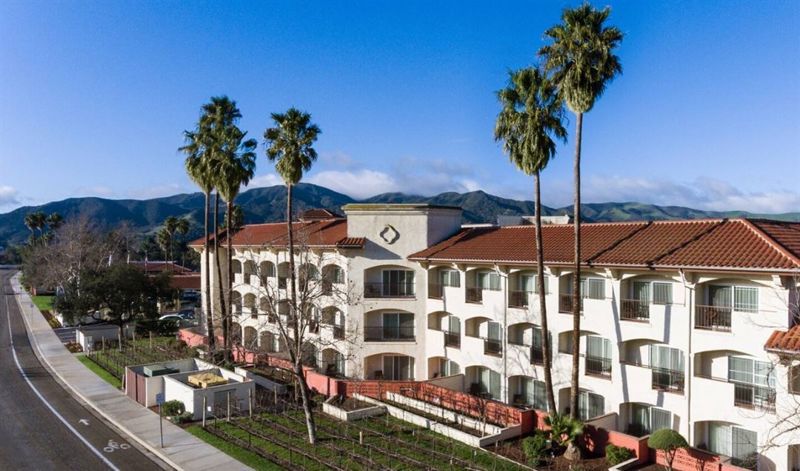 Buellton Hotel Ballroom for Conferences, Weddings, and Retreats