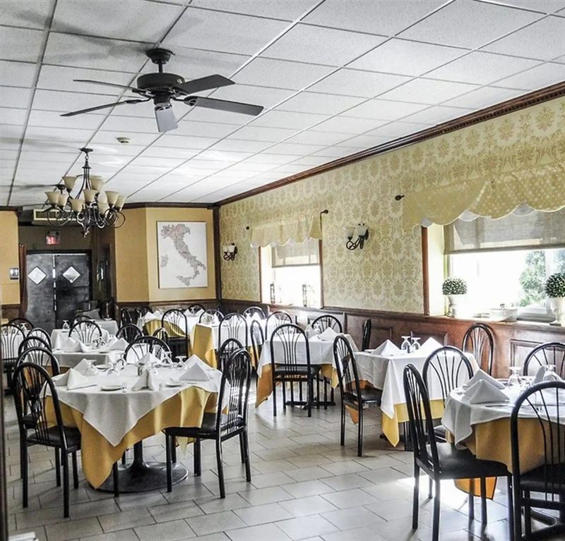Elmsford Italian Restaurant With Two Private Dining Rooms, Full Bar and Catering