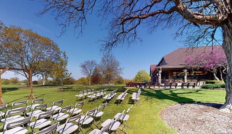 Waukegan Golf Club Venue With Scenic Grounds for Weddings and Company Events
