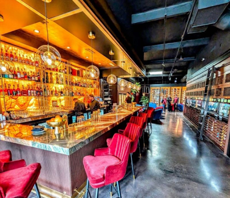 Italian Dining and Wine Venue with Private Event Hosting and Tasting Vibe