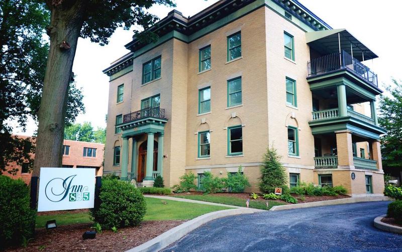 Springfield Hotel and Conference Venue for Large Meetings and Social Events