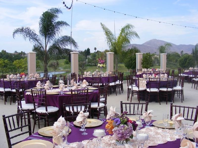 Golf Club Event Venue with Indoor and Outdoor Reception Space