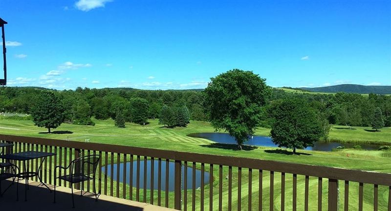 Troy Botanical Garden With Indoor Rooms and Outdoor Ceremony Areas