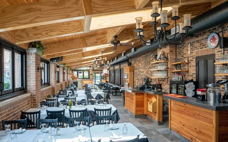Classic Northwest Side Italian Restaurant with Private Banquet Rooms