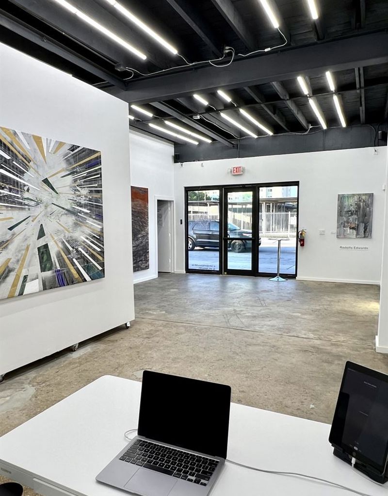 Flexible Miami Art Gallery for Intimate Events and Creative Productions