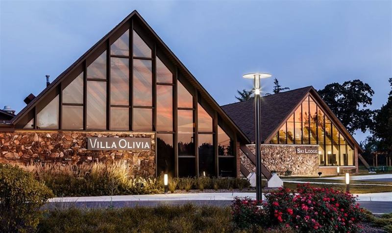 Banquet Hall Setting for Weddings and Large Social Celebrations