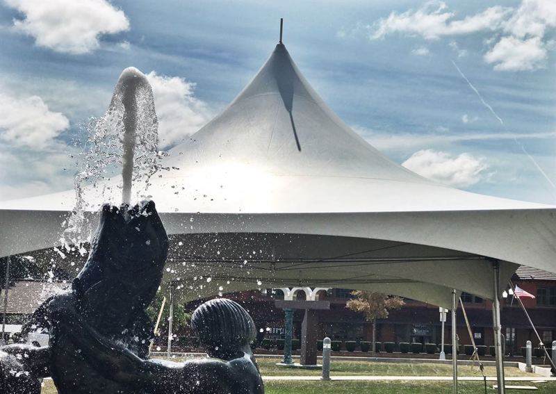 Peoria Riverfront and Indoor-Outdoor Venue for Events Up to 225 Guests
