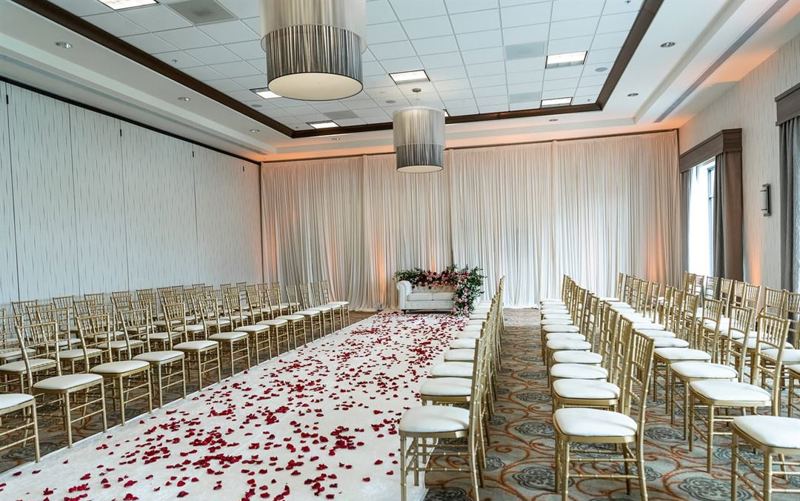 Bolingbrook Hotel Ballroom for Weddings and Corporate Events