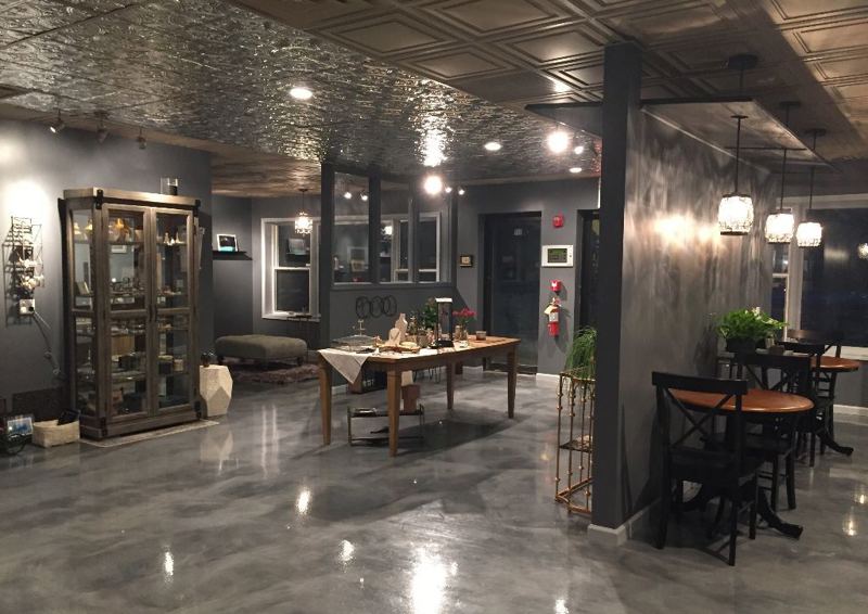 Intimate Gallery Cafe for Tiny Private Gatherings and Creative Events