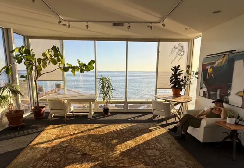 Oceanfront Gallery Suite with Sunset Deck Above a Legendary Surf Break