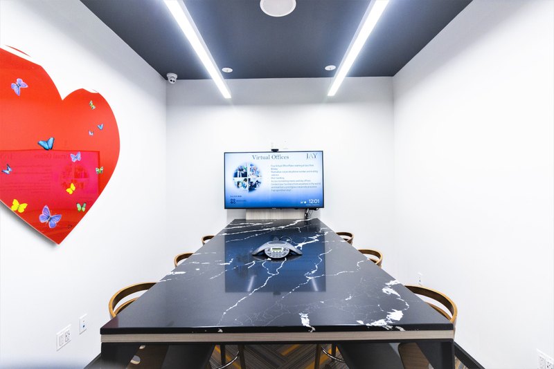 Fifth Avenue Room E Meeting Space for 7 Guests