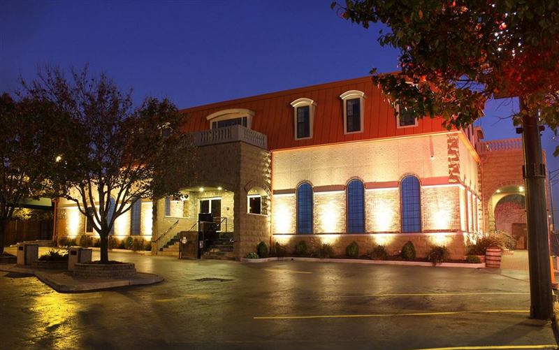 Established Chicago Banquet Venue for Weddings and Family Gatherings