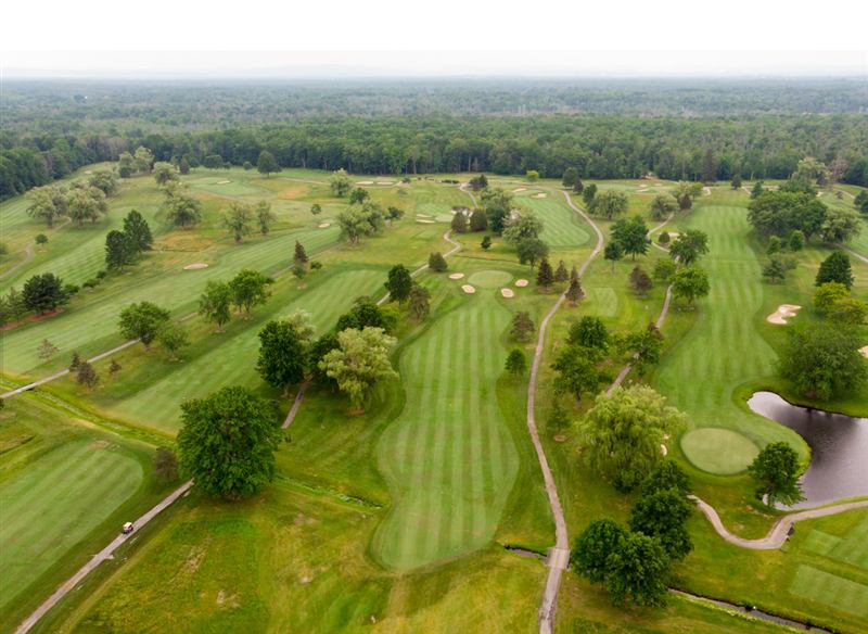 Waterfront Cicero Country Club With Banquet Rooms and Lake Views