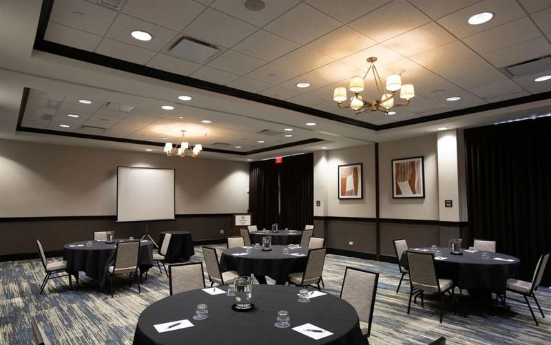 Northbrook Hotel Event Venue With Outdoor Space for Meetings and Company Events