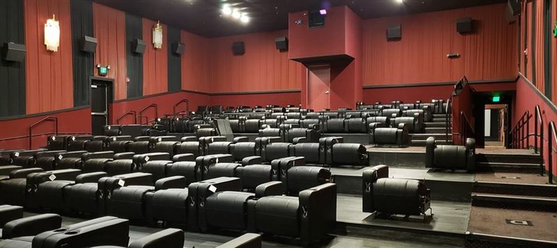 Movie Tavern - Horizon Village (Suwanee) theater / auditorium in Suwanee, GA photo